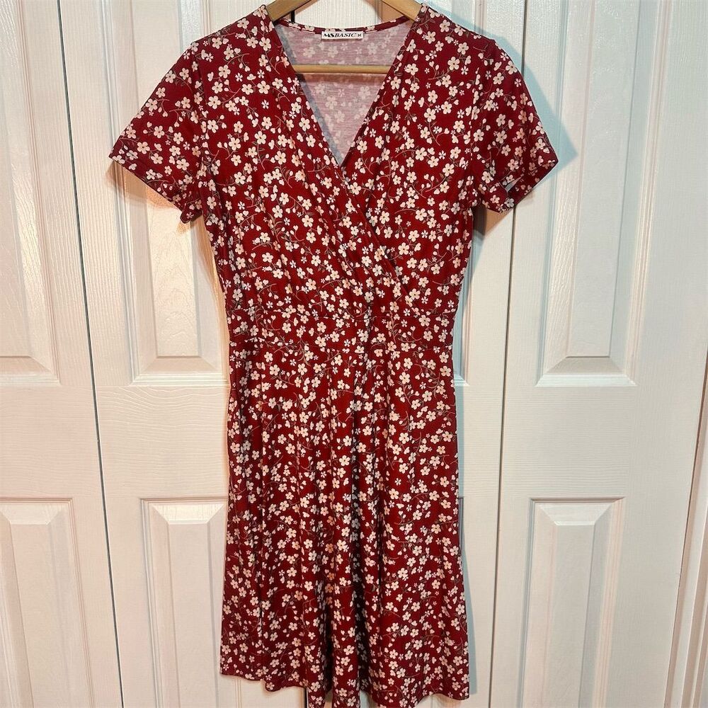 MSBASIC Women's Red Floral V-Neck Midi Dress w/ Pockets Size M